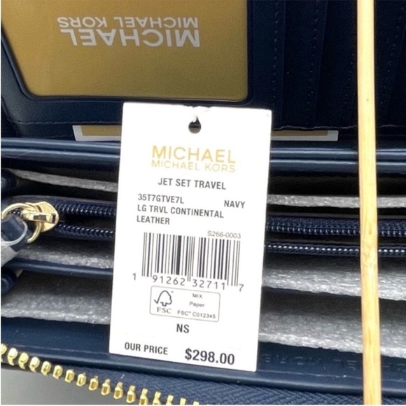 Michael Kors Large Continental Wallet
Wristlet Navy Blue - Picture 8 of 8